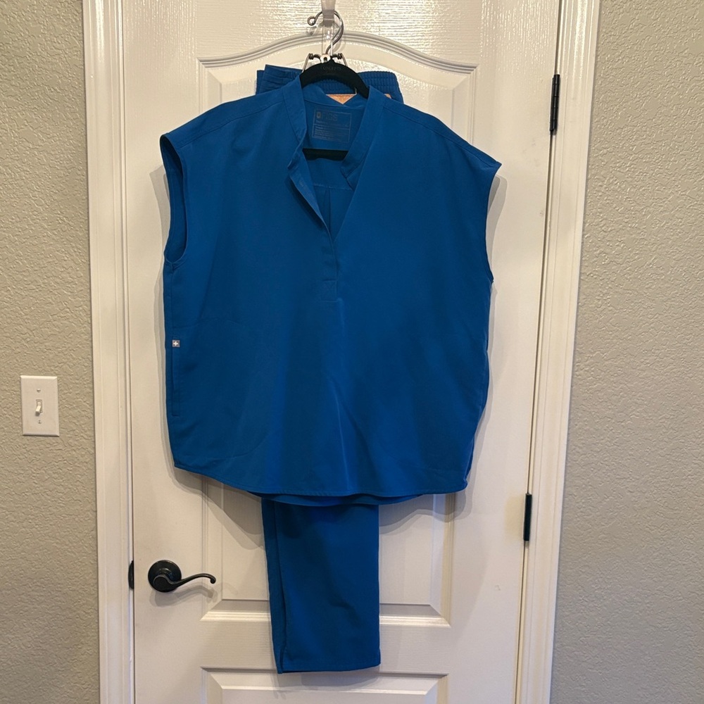 Figs Technical Collection Royal blue scrub set XL